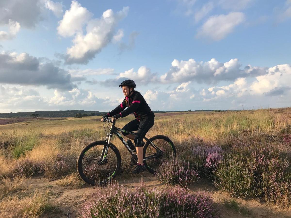 Chalet Op De Veluwe # Berk Putten Zewnętrze zdjęcie